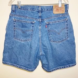 Vintage Levi’s High Waisted Shorts Sz 14